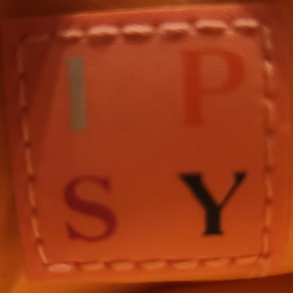 ipsy nwot travel
